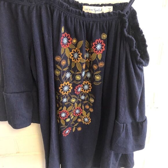 Live to be spoiled blue tank with embroidered front size XL - Picture 5 of 6